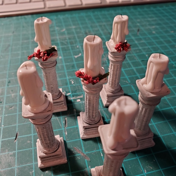 Miniature Candle on Pedestal | Dollhouse | Diorama | Game Play | Medieval Prop - Picture 5 of 10